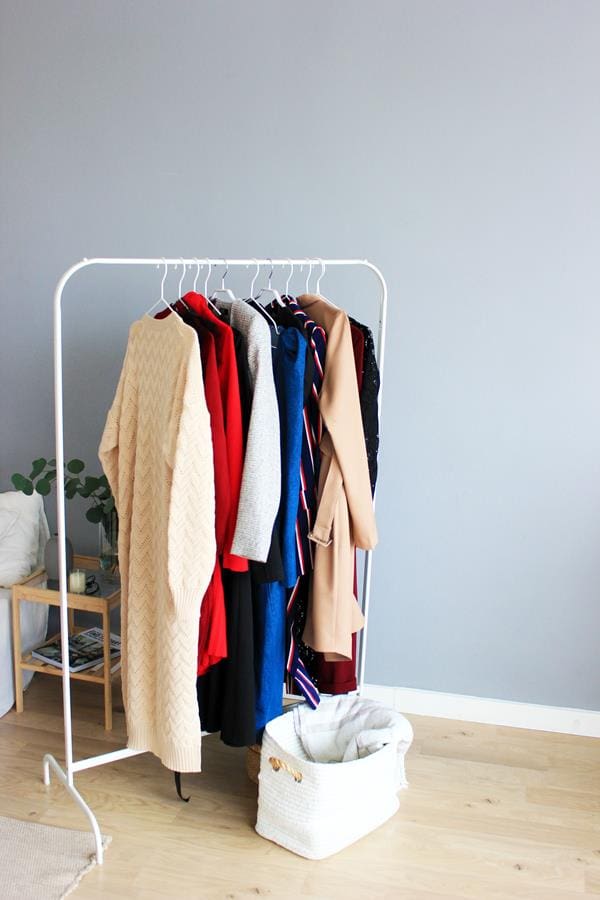 Proste sposoby na zadbanie o ubrania w szafie