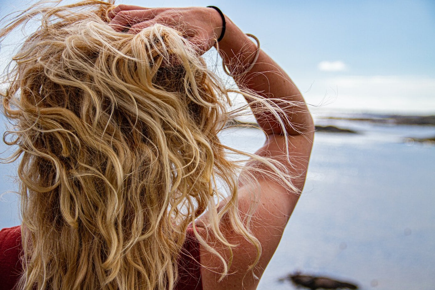 Domowe płukanki do włosów – jakie sprawdzają się najlepiej?